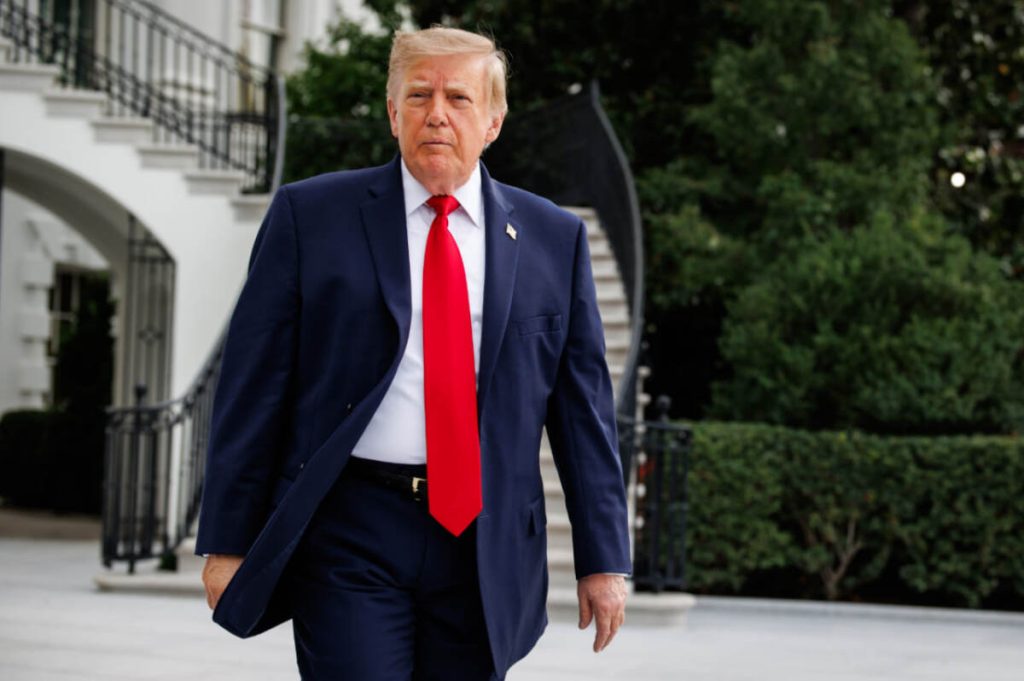 СМИ: Трамп согласился ослабить антироссийские санкции за освобождение некоторых заключенных