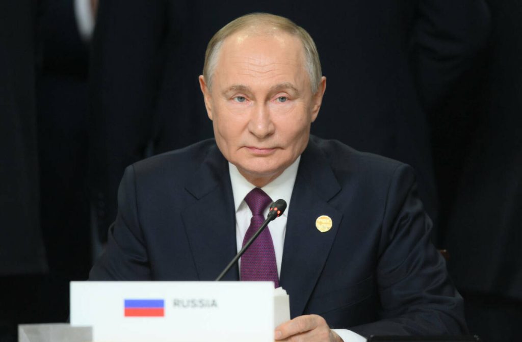 Путин распорядился закупить зерно у аграриев в резерв