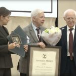 Академик Александр Смирнов получил премию Завойского в Казани