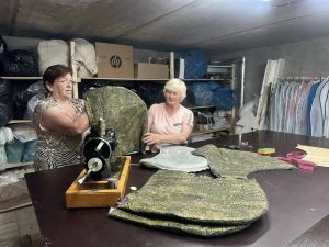 Волонтеры Лаишевского района завершили пошив партии пончо-антитепловизоров для бойцов СВО