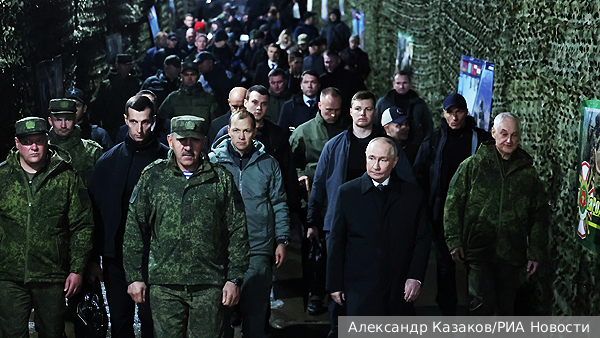 Путину показали реактивные дроны «Герань-4» и «Герань-5»