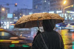 В Татарстане в понедельник прогнозируют мокрый снег, минусовую температуру и сильный ветер