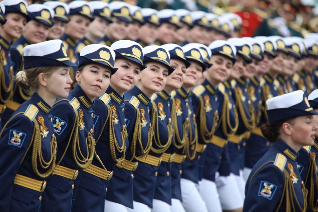 В России предельный возраст для женщин-военных хотят повысить с 45 до 50 лет