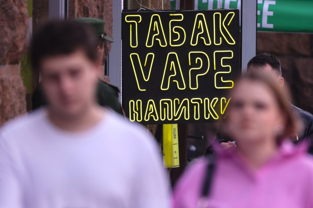 «Чтобы бизнес не говорил, что нас щемят»: в Госсовете РТ объяснили отсрочку запрета вейпов до 2027-го