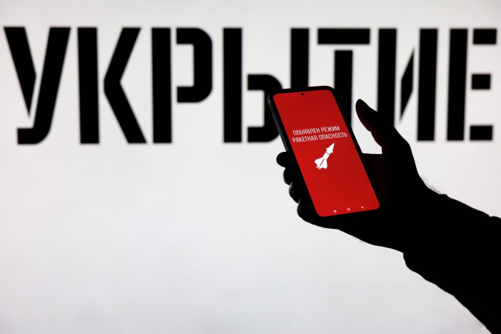 В Татарстане третий раз за сутки объявили ракетную опасность, аэропорты Казани и Нижнекамска закрыты