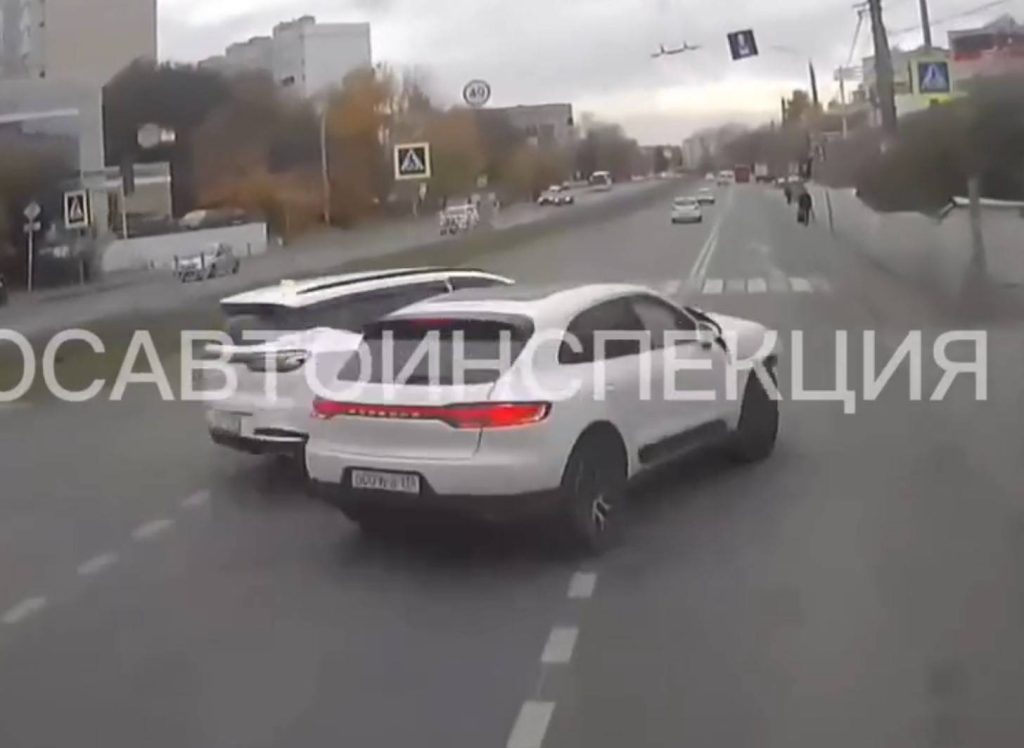 Три человека пострадали при ДТП с иномарками и автобусом в Казани