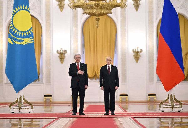 Токаев и Путин проводят переговоры в Кремле