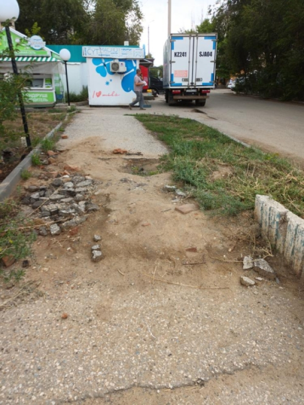 Народный репортер. Тротуар разрыли, а в порядок не привели